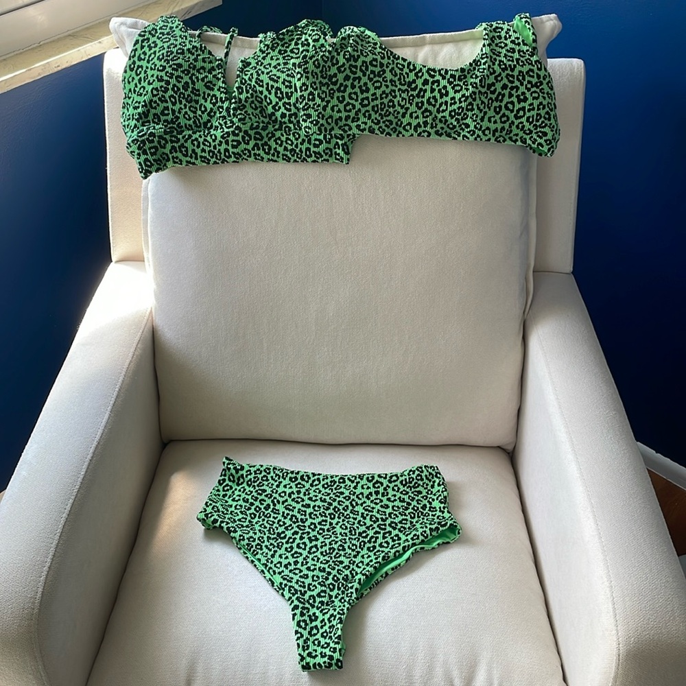Buffbunny Bikini Size Large